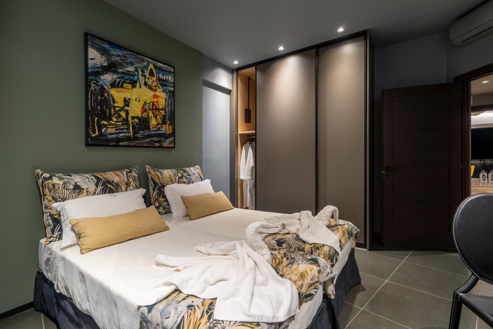 C.P. Luxury Suite Ираклион Экстерьер фото
